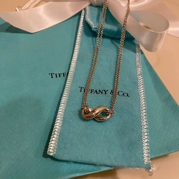 Authentic Tiffany&Co Sterling Silver Figure Eight Necklace with double chain - Picture 5 of 7